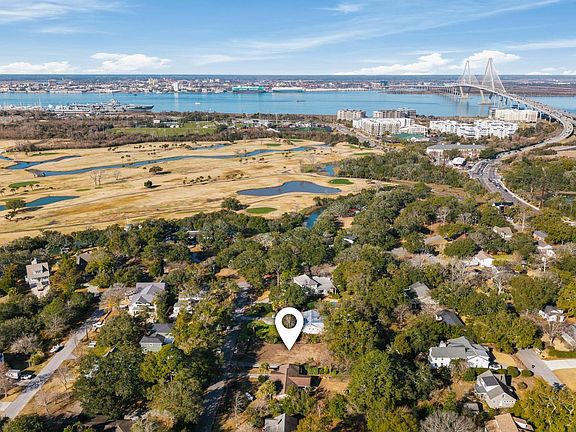 5th image of 272 Quince St