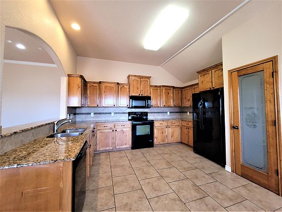 4th image of 1610 Shadow Canyon Dr