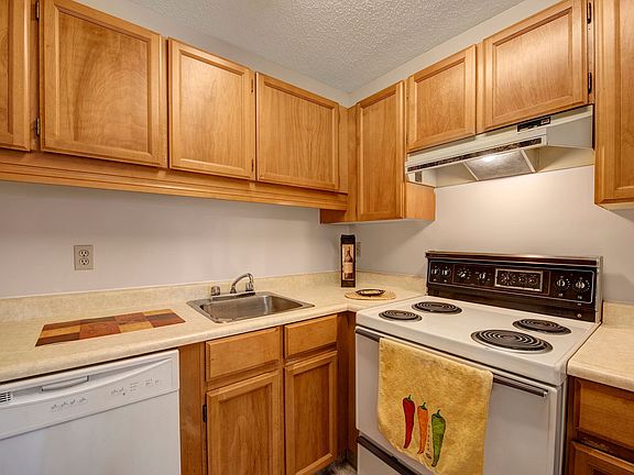3rd image of 4 Grange Dr #59af4e8dd