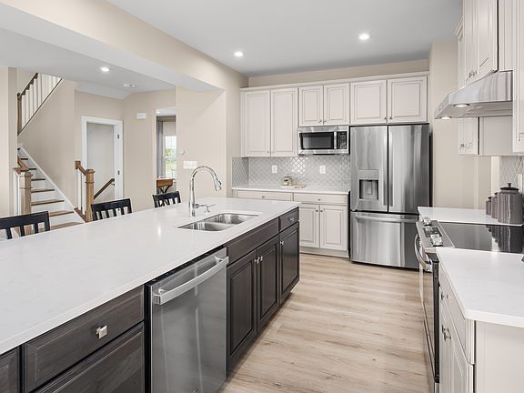 Columbia w Finished Basement