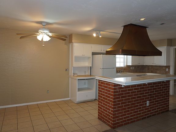 2nd image of 2100 NW 114th St