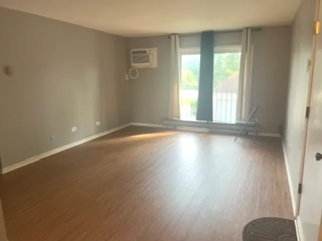 2 bed, 988 sqft, $1,900 — Photo 3