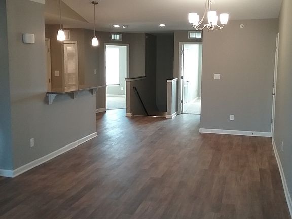 4th image of 3750 Heatherwood Dr APT B7