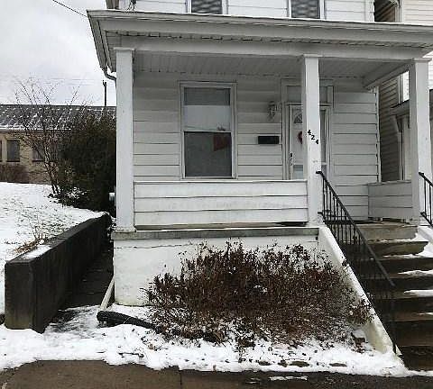 3rd image of 424 Wood St