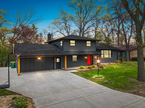 1744 Carriage Ct, Green Bay, WI 54304