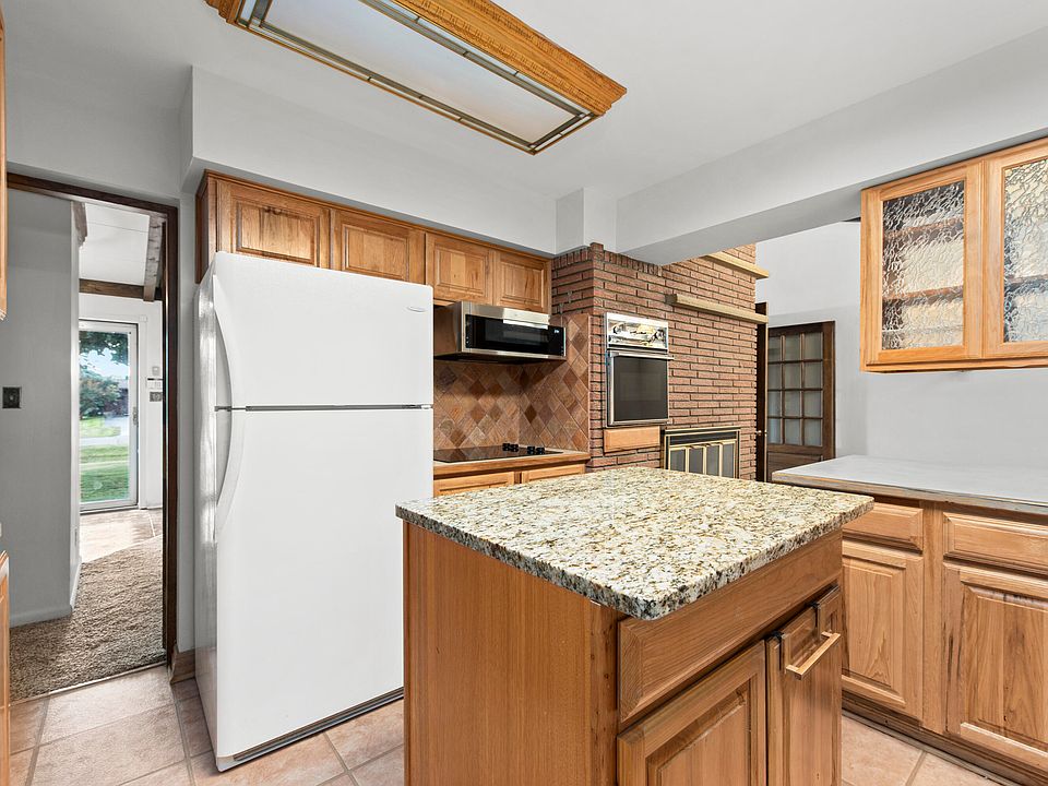 219 Ottawa Dr, photo 6