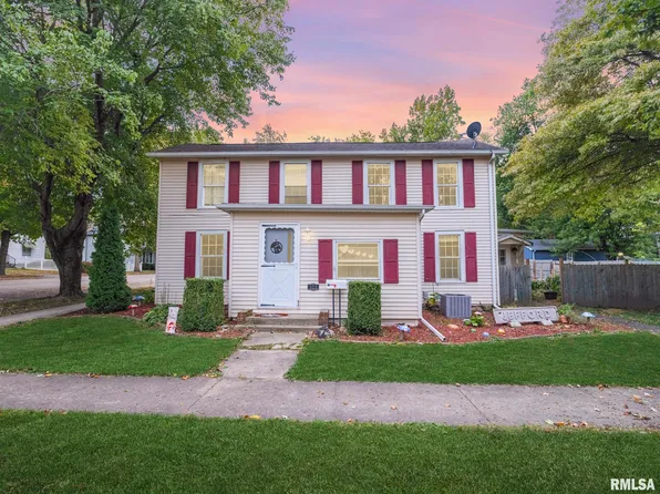 522 8th St, Lacon, IL 61540