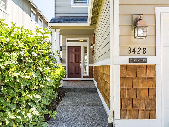 3rd image of 3428 SE Royalstar Ave