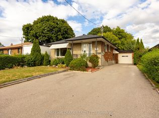 415 Stevenson Rd N, Oshawa, ON L1J 5N7