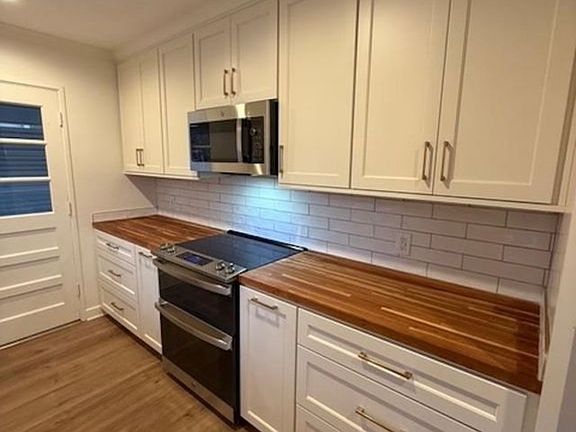 5th image of 4482 Charleswood Ave