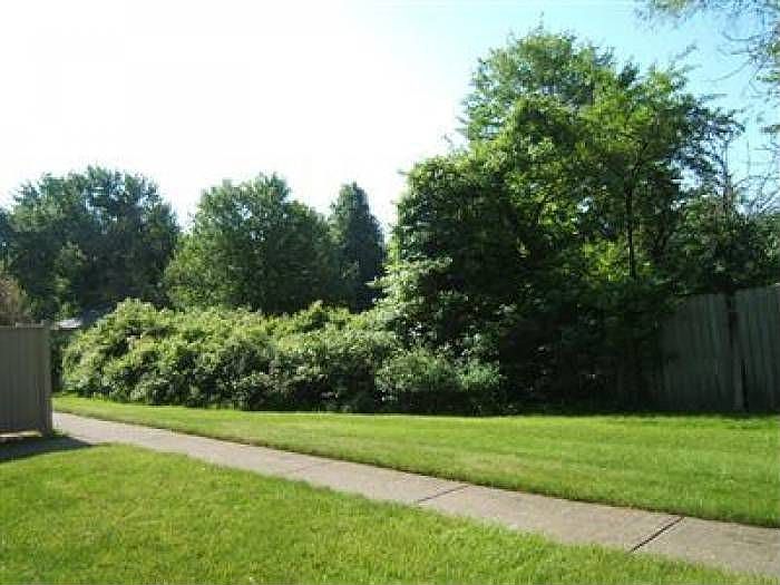 2nd image of 20377 Williamsburg Ct #223D