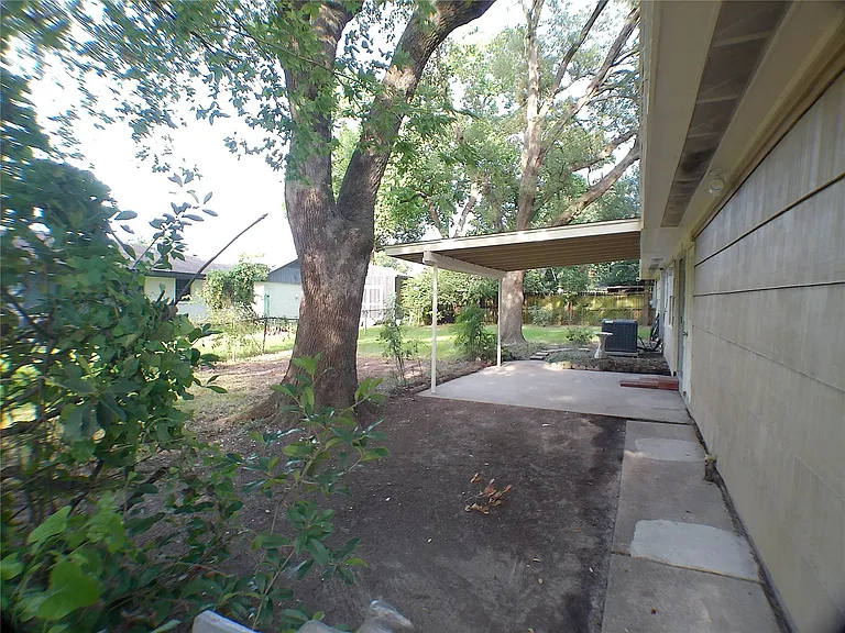 601 Fresa Rd — Photo 27