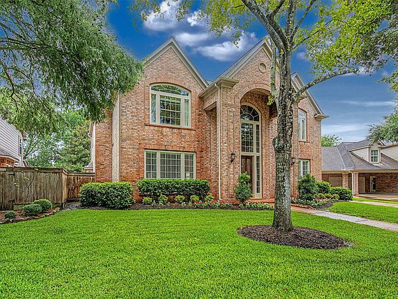 3rd image of 4811 Rachelle Ct