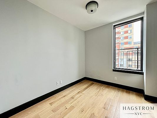 5th image of 118 16th St #5F