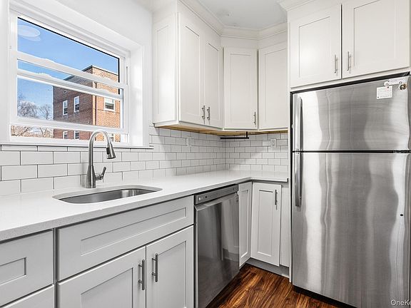 5th image of 320 S Broadway #R5