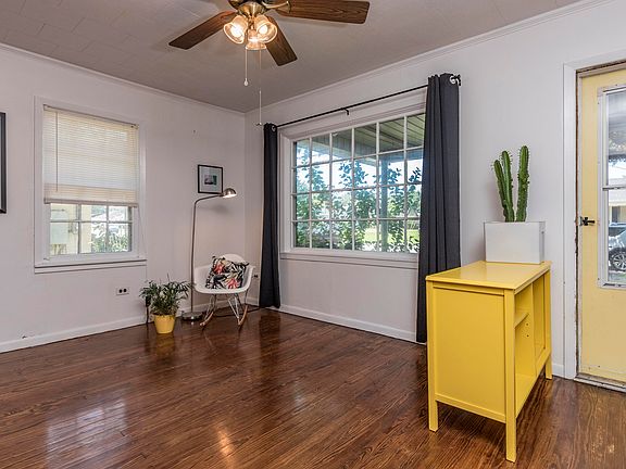 5th image of 115 Trotter St