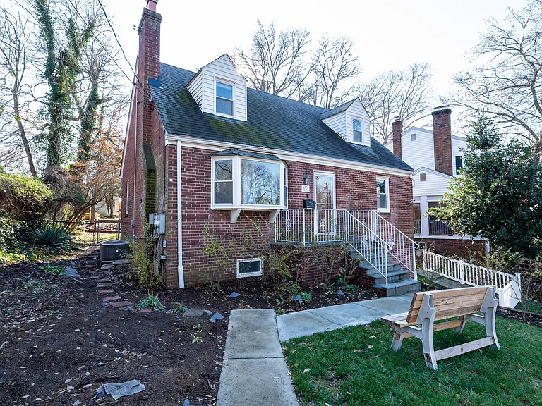 5701 Euclid St — Photo 3