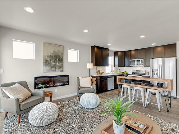 2nd image of 46550 Avery Lane