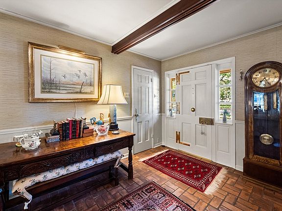 3rd image of 1009 Dobbins Rd