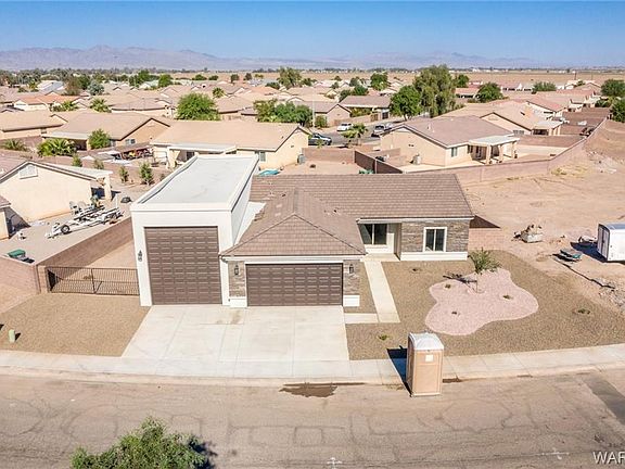 4th image of 2465 E Saguaro Dr