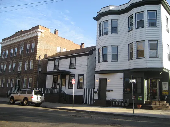 27 Main St #2A, New Haven, CT 06513