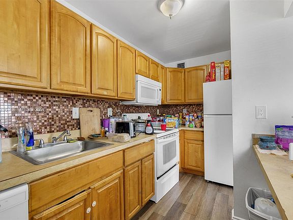 5th image of 505 S Pine Island Rd APT B207