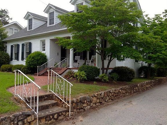 2nd image of 600 Chestnut St
