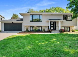 732 Jamestown Ct, Green Bay, WI 54301