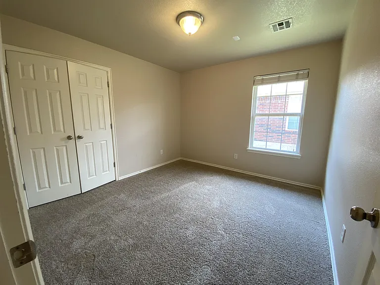 4100 Applegate Dr — Photo 7