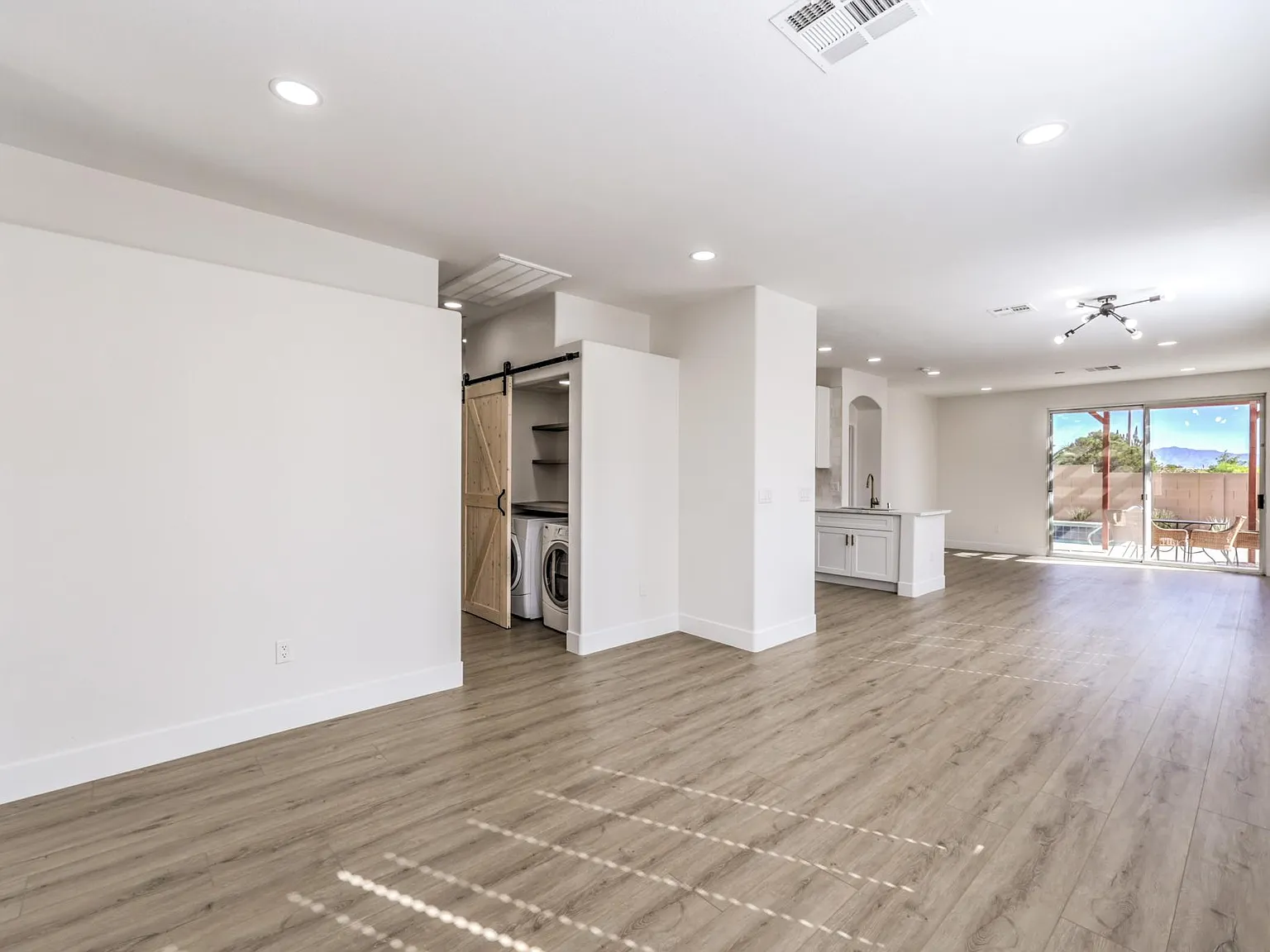 3 bed, 1317 sqft, $3,650 — Photo 4