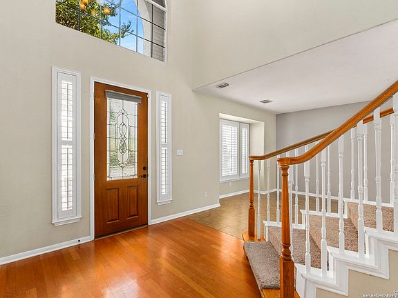 5th image of 2207 STATTLER ST