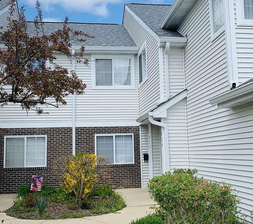 1st image of 1018 E Wilson Ave