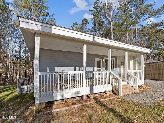 3rd image of 314 Pond View Court