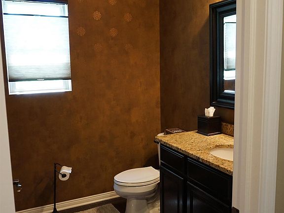 5th image of 3526 Hawthorn Ct
