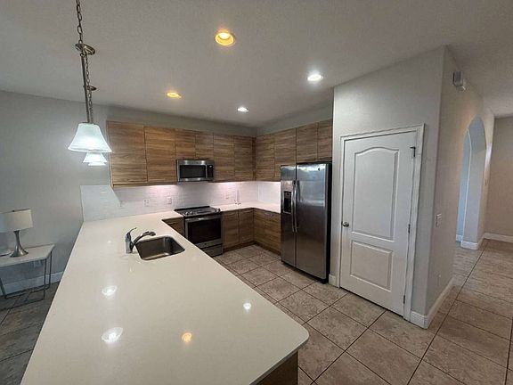 4th image of 151 Angelas Ave