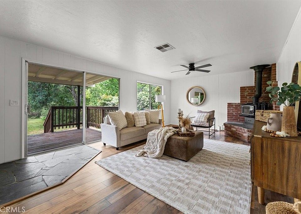 1st image of 6 Wahoo Ave