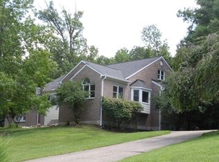 8543 Woods Point, Cincinnati, OH 45249