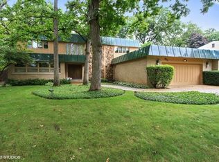 933 Stonegate Dr, Highland Park, IL