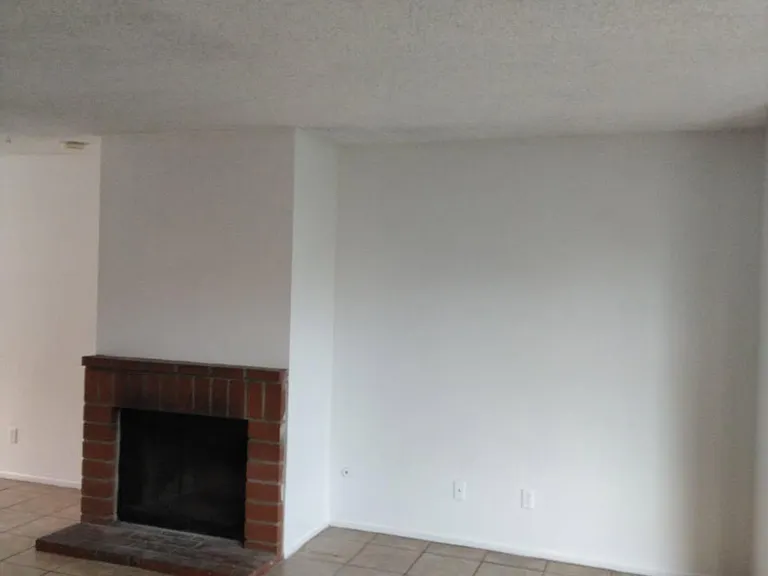 15137 Gundry Ave #B — Photo 2