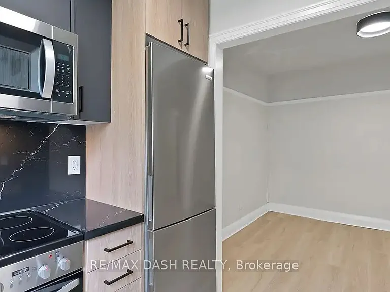 50 Raglan Ave #5 — Photo 39