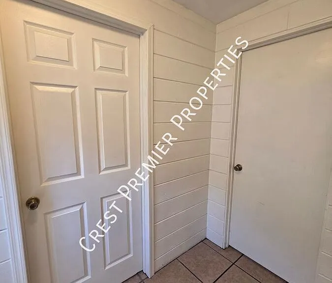 2145 W Wilshire Dr #1 — Photo 13