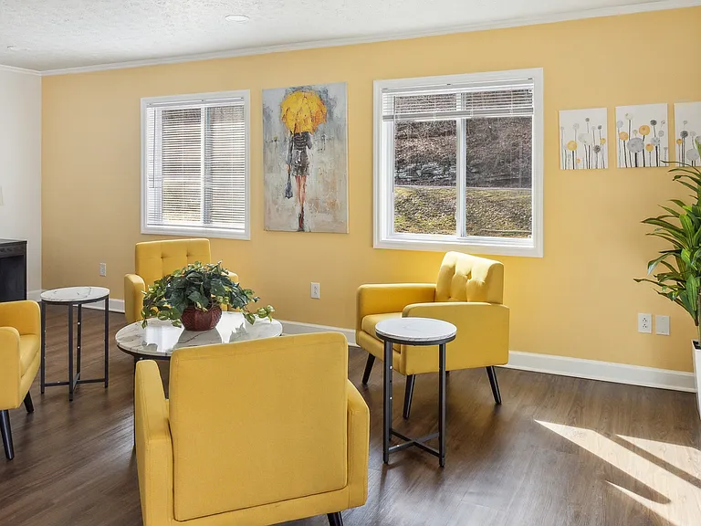 400 Tremont Park Cir — Photo 27