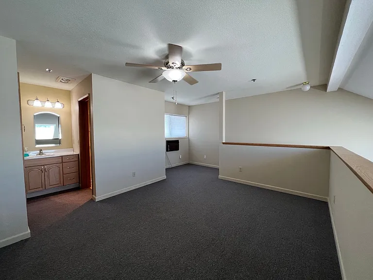 301 N 15th St #214 — Photo 4