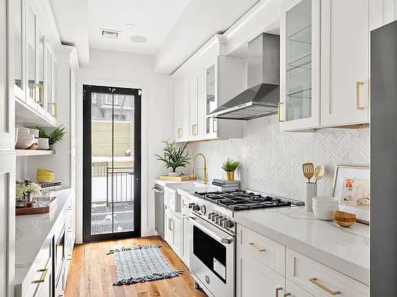 5th image of 682 Lincoln Pl