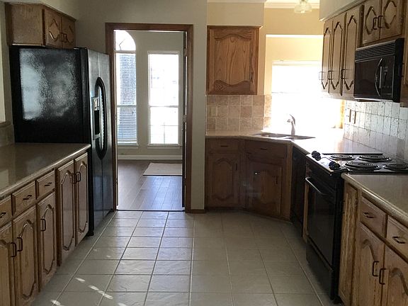5th image of 810 Torrey Pines Ln