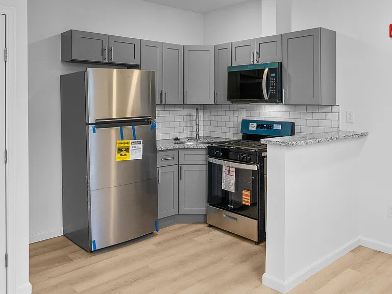 2600 S 7th St #1F — Photo 4