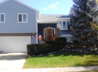 49 Monterey Dr, Vernon Hills, IL