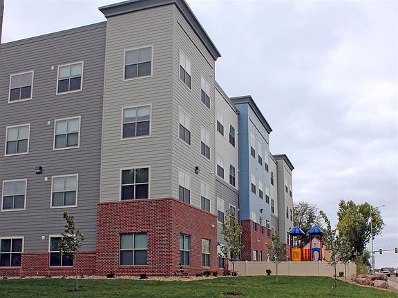3rd image of 822 N Minnesota Ave #107