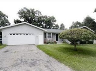 1252 Timber Oaks Ct, Plainwell, MI 49080