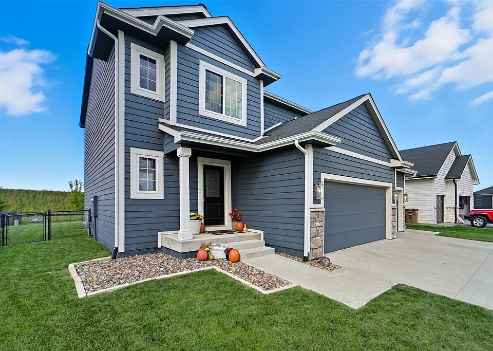 1st image of 317 31st St SE